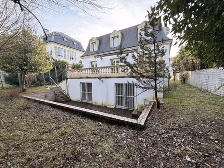 ** superbe maison bourgeoise sur le plateau **