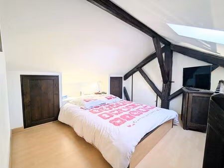 25 min de reims - maison de caractère en pierres meulières - 4ch - dépendances