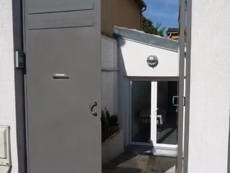 location appartement 1 pièce 17 m² à nanterre (92000)