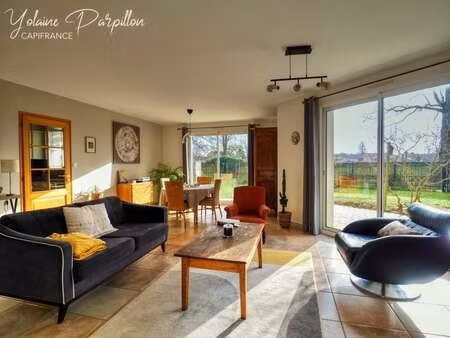 vente maison à montaigu (85600) : à vendre / 142m² montaigu