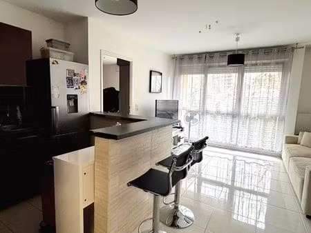 appartement 2 pièces – 40 m² – immeuble récent (2017) – parking