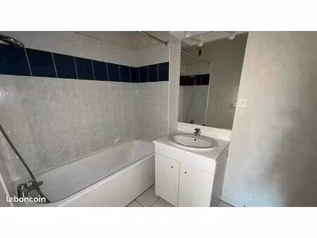 un t3 avec belle exposition au balcon et garage fermé