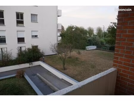 studio meublé de 20m² situé en plein cœur du chr de lille