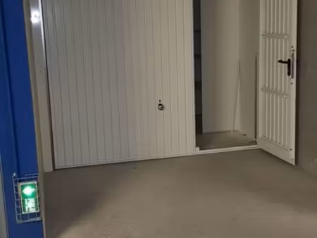 box à louer 6 25 m² – résidence sécurisée (vidéosurveillance)