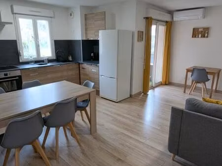 à louer : superbe t2 meublé dans résidence sécurisée