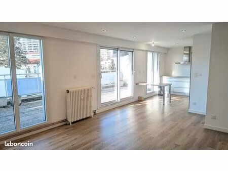 appartement f4  grande terrasse  vue dominante  proche lycée centre. gap