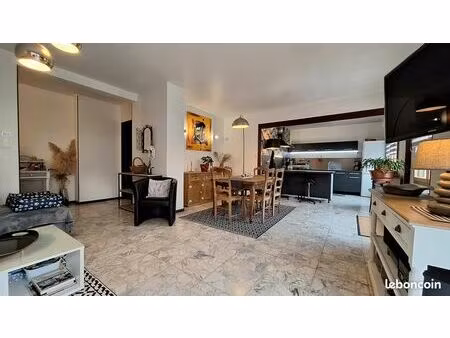 superbe appartement t4 lumineux avec balcon  garage et cave - quartier des îlets