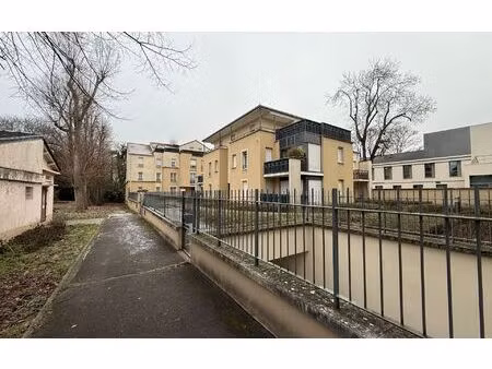 location appartement  m² t-2 à crosne  910 €