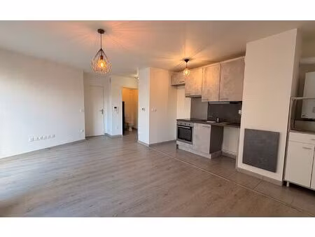 location appartement  m² t-2 à le havre  585 €