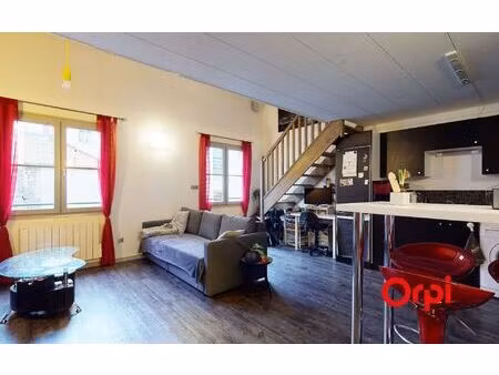 location appartement  m² t-1 à lyon 9  827 €