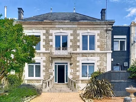 maison de maître de caractère 282 m² habitables parc