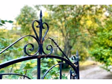 proche  une demeure unique aux portes des alpilles