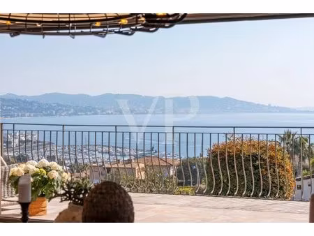 villa à pied des plages avec une vue mer féérique