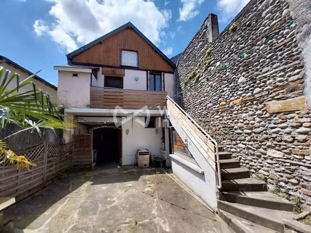 vente immeuble 110 m² à nay (64800)  160 000 €