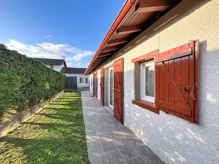 location meublée appartement 1 pièce 17 m² à lons (64140)  390 €