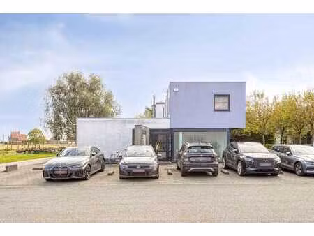 bureau sur environ 5 363 m² dans la « zone pour les pme et l