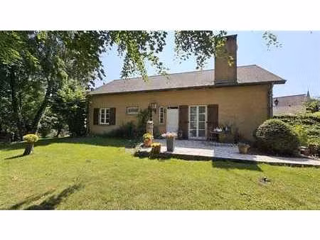 villa avec chambre d'hôte et piscine