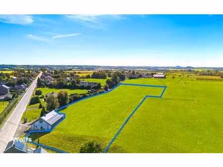 magnifique parcelle à bâtir de 13.360 m² au cœur de bombaye