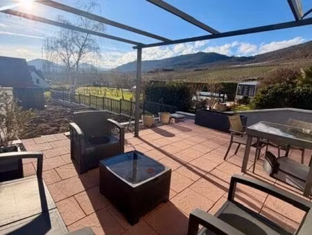 en exclusivite maison avec charmante vue sur les chateaux