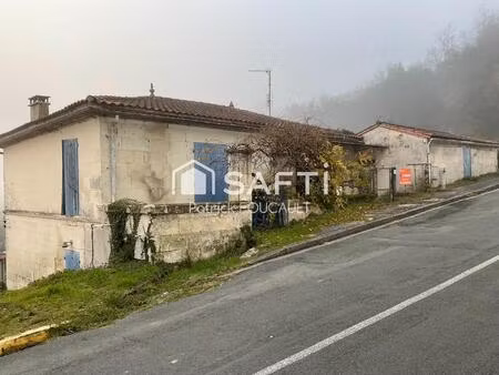 maison ancienne à quelques pas du port de plaisance