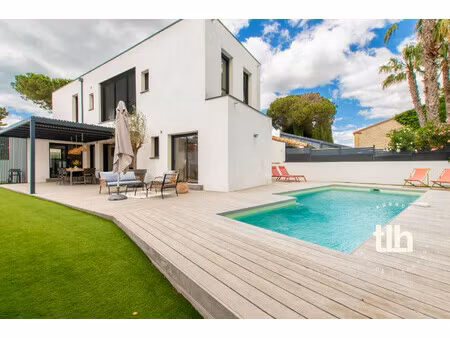 villa contemporaine d'architecte de 143m2 5 pieces avec piscine