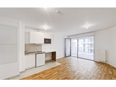 location appartement  32.69 m² t-1 à bobigny  850 €