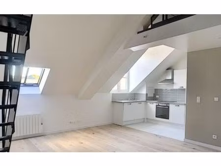 location appartement  60.2 m² t-2 à compiègne  870 €