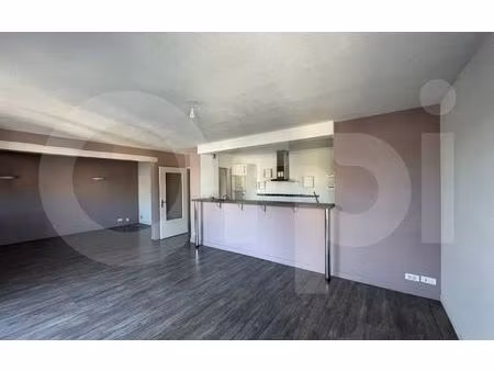 location appartement  m² t-4 à marseille 8  1 240 €