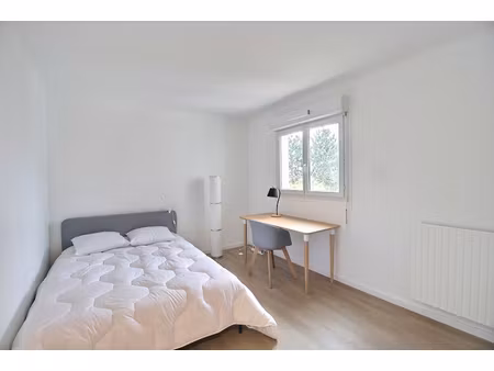 chambre de 11.68m² - montigny le bretonneux