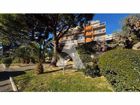 studio lumineux avec terrasse  proche de la mer et des commerces cagnes-sur-mer