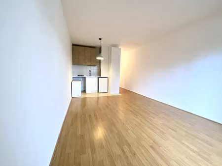 à louer – studio avec balcon