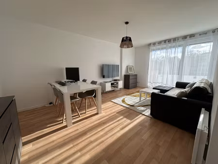 t2 lumineux - 50 m2 - dernier étage terrasse quartier fi