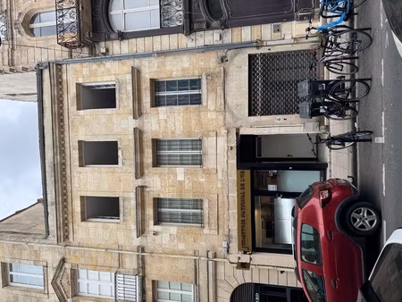 à louer : local commercial de 70 m2 situé au 8 rue jean‑jacques rousseau à bordeaux