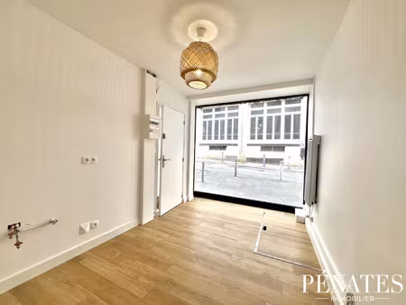 local commercial place du vieux marché