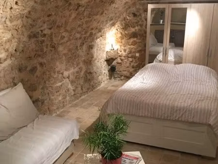 location appartement 2 pièces 52 m² à aix-en-provence (13090)  770 €