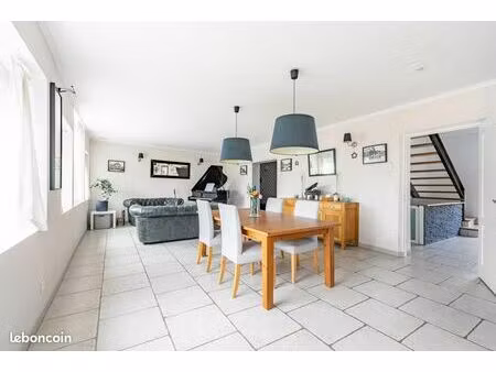 maison 4 pièces 200 m²