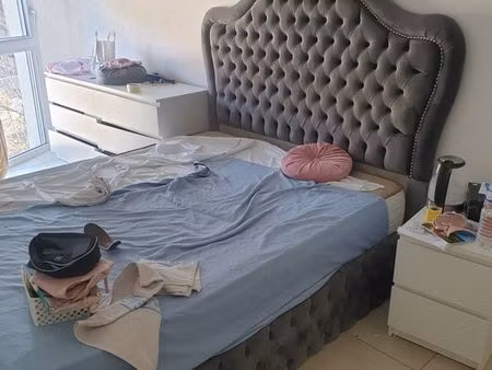 propose une chambre a louer libre de suite