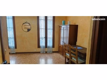 charmant studio en plein centre ville