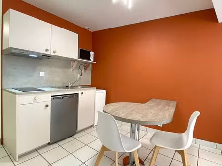 a louer centre-ville d'aurillac dans immeuble refait à neuf  studio meublé à proximité com