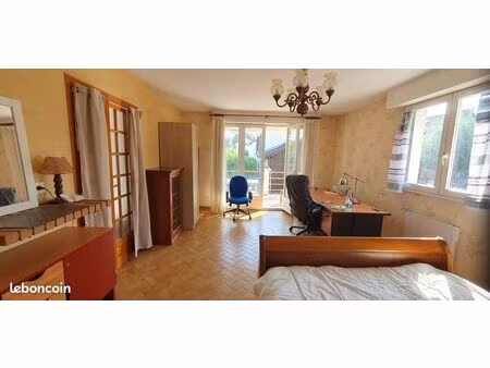 chambre pour etudiant (e) au calme a coté du campus