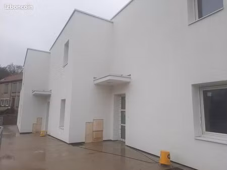 à louer – maison neuve en duplex à betting – 95 m²