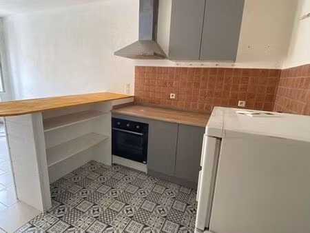 location maison de village