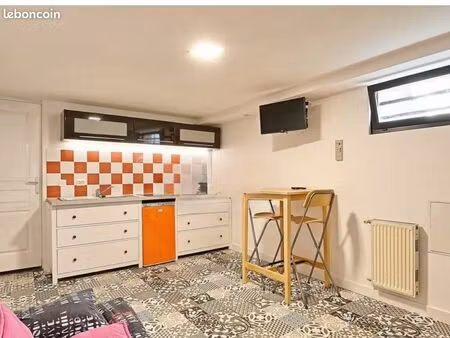 studio 1 pièce 25 m²