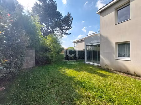 location appartement 4 pièces 84.89 m² à les sorinières (44840)  902 €