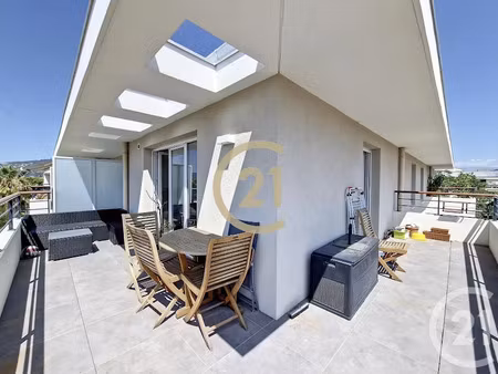 location appartement 3 pièces 66.74 m² à cannes la bocca (06150)  1 329 €
