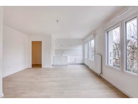 location appartement 3 pièces 68 m² à le bourget (93350)  1 212 €