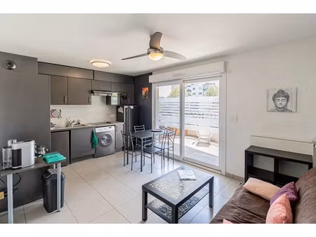 location meublée appartement 2 pièces 41 m² à juan les pins (06160)  1 210 €