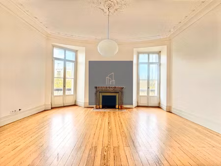 location appartement 4 pièces 122.92 m² à bordeaux (33000)  1 704 €