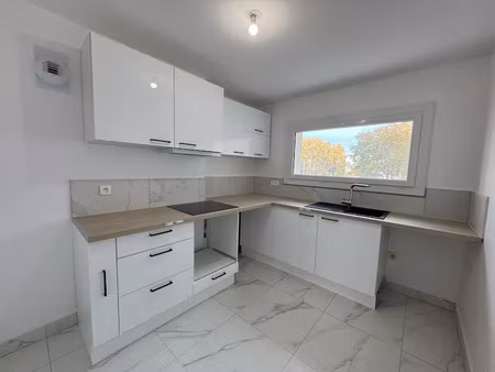 location appartement 4 pièces 83 m² à villeneuve-la-garenne (92390)  1 600 €