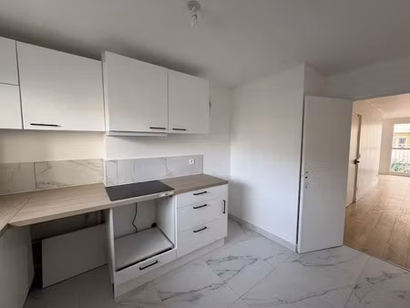location appartement 4 pièces 84 m² à villeneuve-la-garenne (92390)  1 600 €